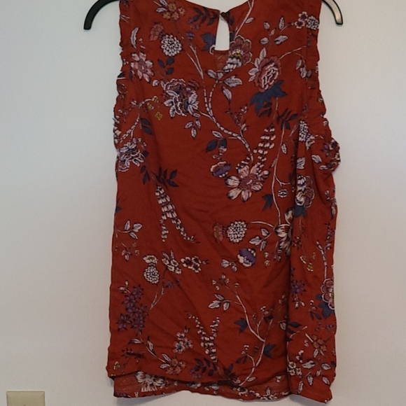 Ruffle sleeveless blouse - Picture 3 of 3